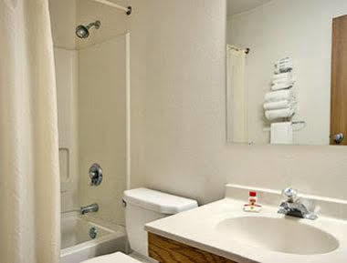 ซูเปอร์ 8 บาย วินด์แฮม ดัมฟรีส์/ควอนติโก Hotel ภายนอก รูปภาพ